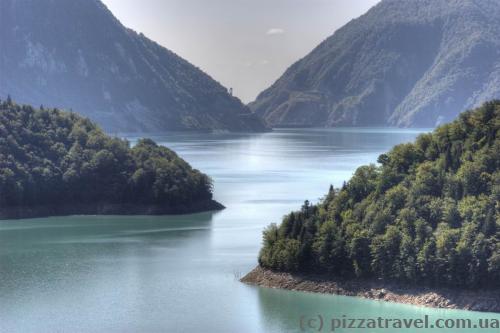 Beautiful scenery on the Inguri dam