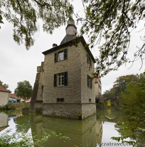 Дом на воде Дельвиг (Haus Dellwig)