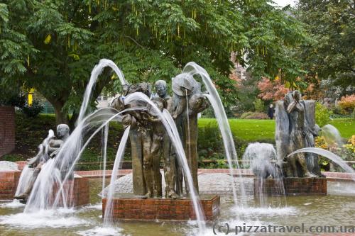 Фонтан Gauklerbrunnen (1982)