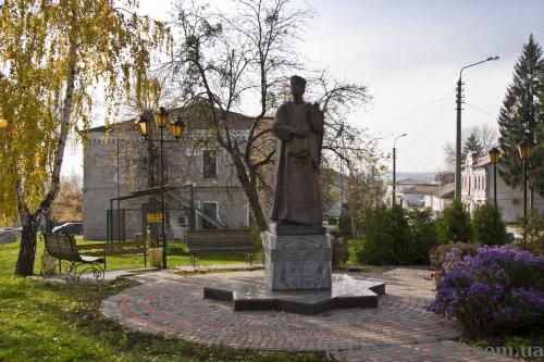 Monument to Yaroslav the Wise