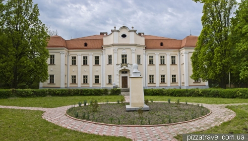 Дворец и парк в Оброшино