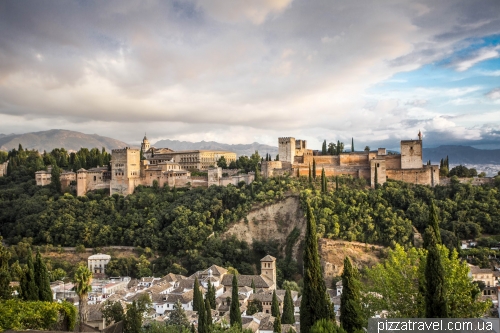 Вид на Альгамбру со смотровой площадки San Nikolas