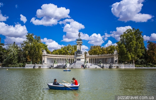 Monument to King Alfonso XII in Retiro Park