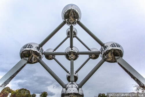 Атоміум в Брюсселі