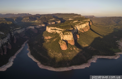 Tavertet cliffs and sunken village of San Roma de Sau