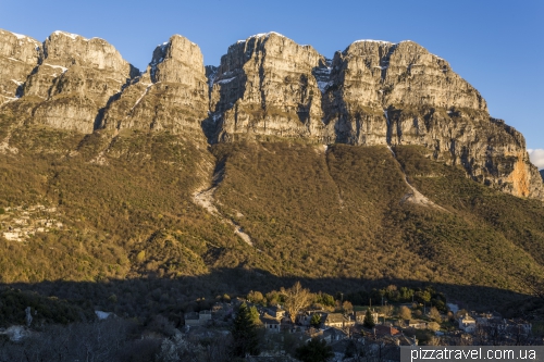 View of the Papingo village and the Vikos-Aoos park