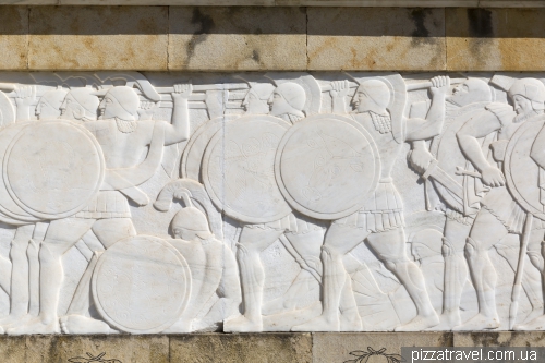 Мемориал царю Леониду и 300 спартанцев