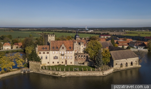 Flechtingen water castle