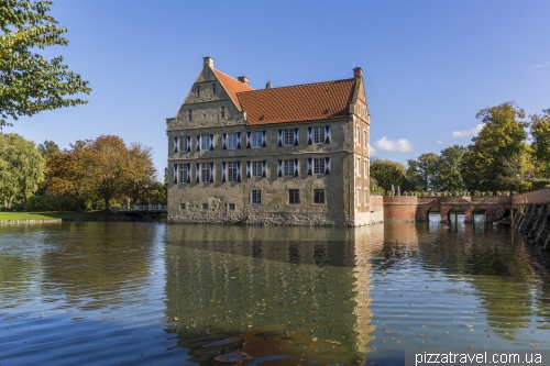 Замок Хюльсхоф (Burg Huelshoff)