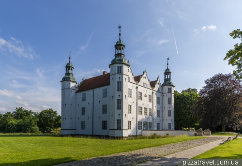 Замок Аренсбург (Schloss Ahrensburg)