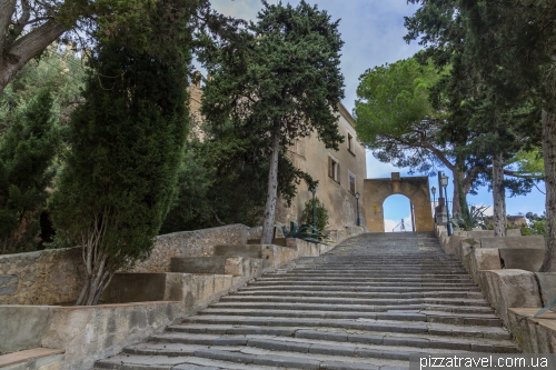 Cathedral and Fortress of San Salvador in Arta