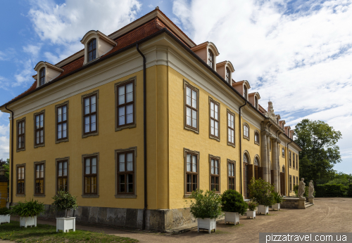 Дворец и парк Мозигкау (Schloss Mosigkau)