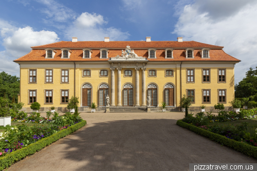 Mosigkau palace and park (Schloss Mosigkau)