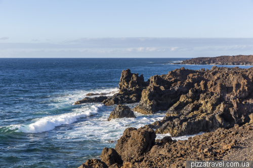 Los Hervideros lava caves