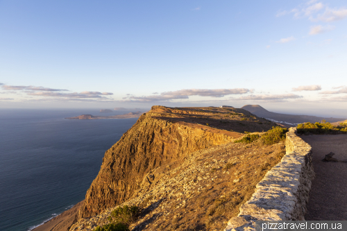 Мірадор Ріско-де-Фамара (Mirador de El Risco de Famara)