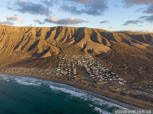 Famara beach