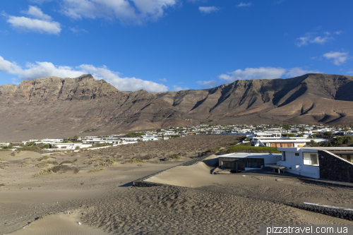 Famara beach