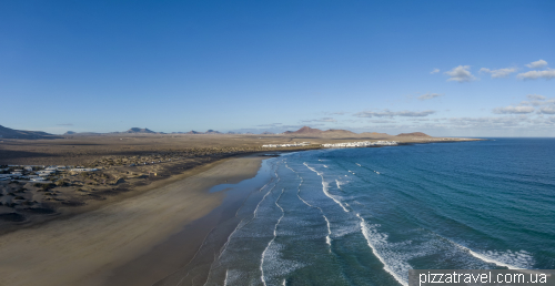 Famara beach