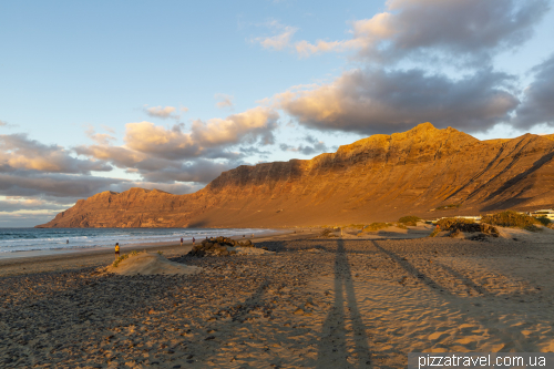 Famara beach