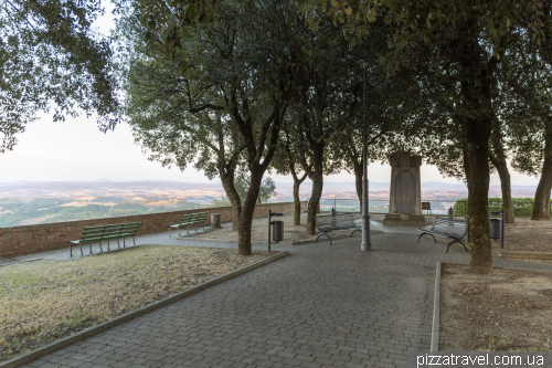 Beautiful Tuscan landscapes from the village of Chiusure