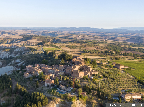 Beautiful Tuscan landscapes from the village of Chiusure