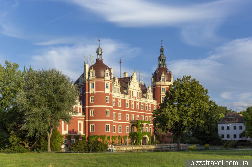 Дворец и парк в Бад Мускау (Bad Muskau)