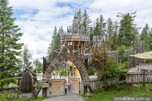 Дитячий парк Ялиновий замок Розенальм (Fichtenschloss Rosenalm)