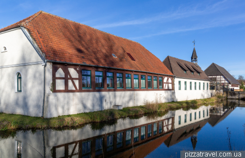 Замок Бенкхаузен (Schloss Benkhausen)