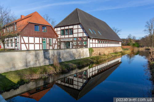 Замок Бенкхаузен (Schloss Benkhausen)