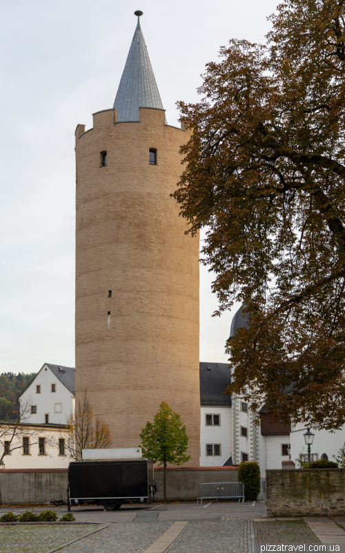 Fat Henry Tower (Dicken Heinrich)