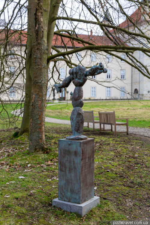 Замок Дернебург (Schloss Derneburg)