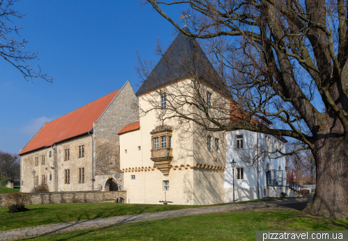 Замок і парк Шонінген (Schloss Schoeningen)