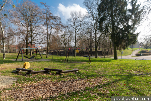 Замок и парк Шонинген (Schloss Schoeningen)