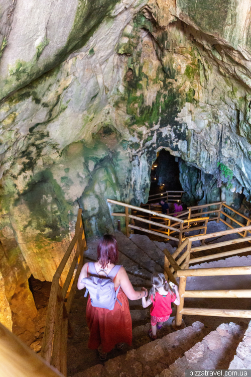 Melidoni Cave