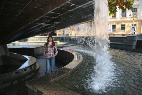 Дуже цікавий фонтан у центрі міста