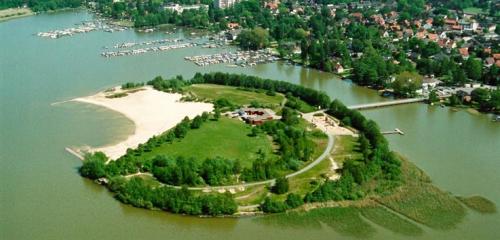 Island for swimming (Badeinsel)