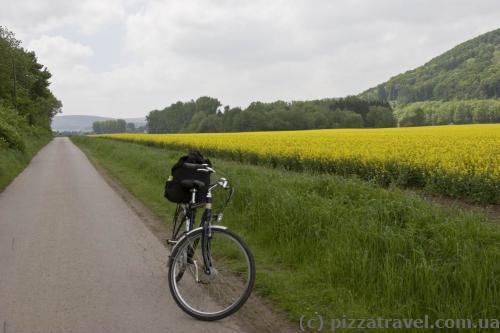 Cycling route along the Weser river